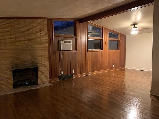 1st image of 133 Oakwood Cir