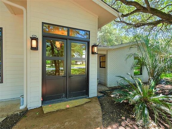 2nd image of 307 Westlake Dr