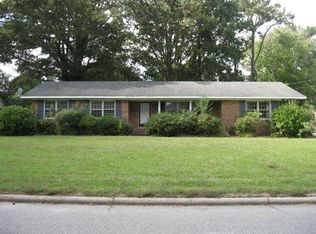 1609 Crescent Dr, Elizabeth City, NC 27909
