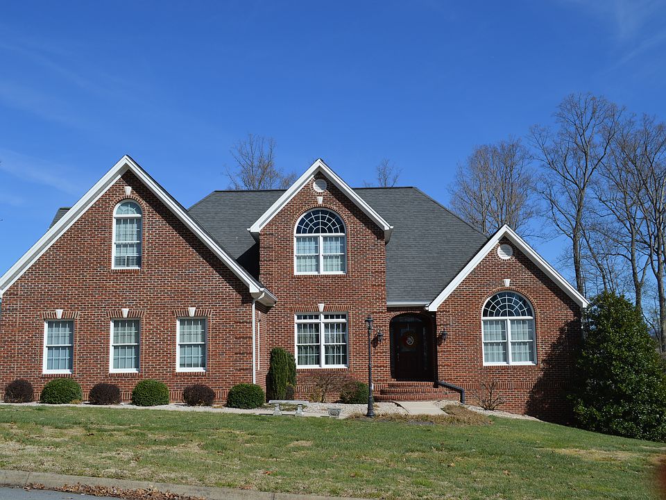 1st image of 209 Cheshire Ln