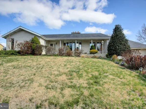 431 Croghan Dr, Carlisle, PA 17013