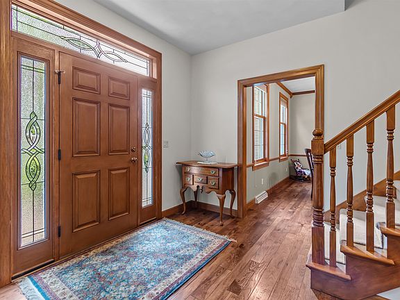 5th image of 224 E Carrington Ln