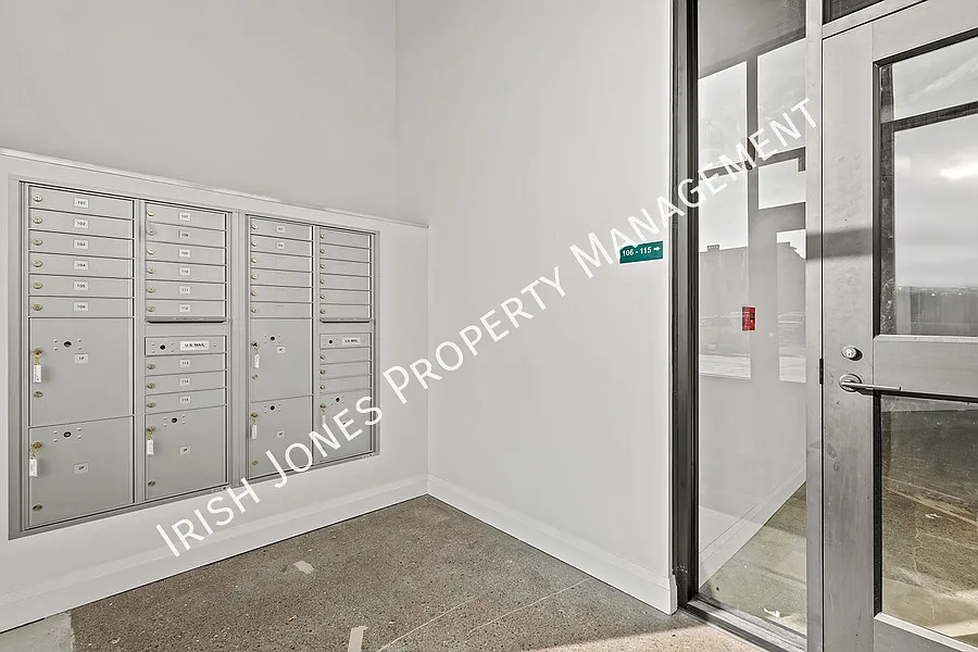 2 bed, 1110 sqft, $1,677 — Photo 2