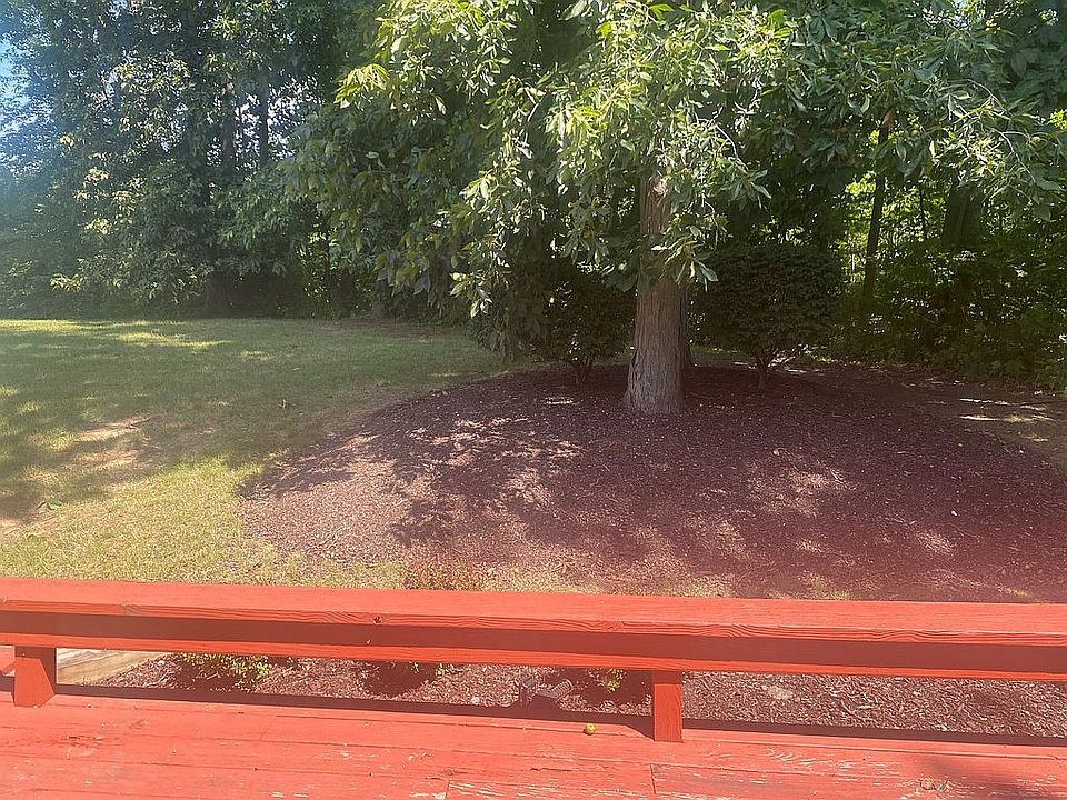 2nd image of 800-5 Hampton Cir