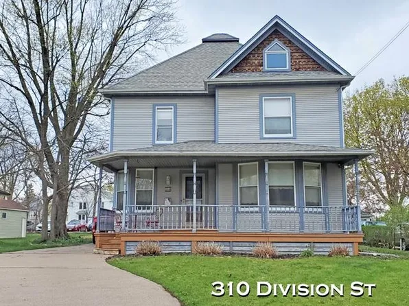 310 Division St, Platteville, WI 53818