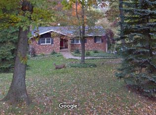 207 Chapman Rd, New Cumberland, WV 26047