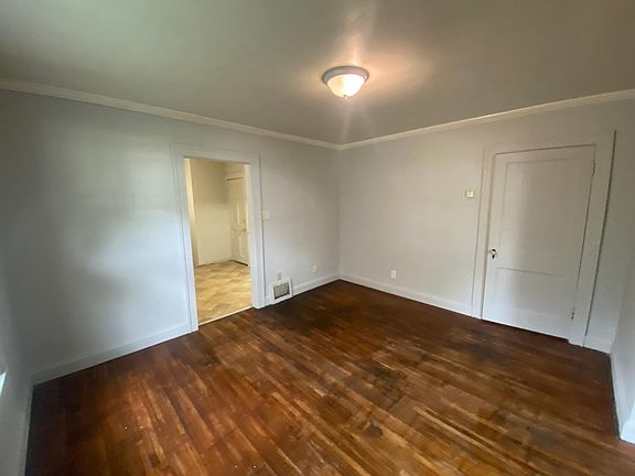 4th image of 813 Bryan Ave #C