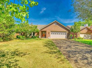 104 Meadowcrest Dr, Florence, AL 35630
