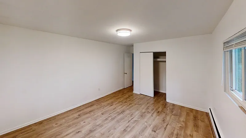 2 bed, 1.0 bath, 740 sqft, $1,600 — Photo 3