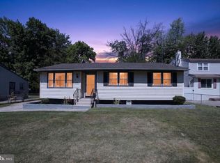 518 Carver Ct, Lawnside, NJ 08045