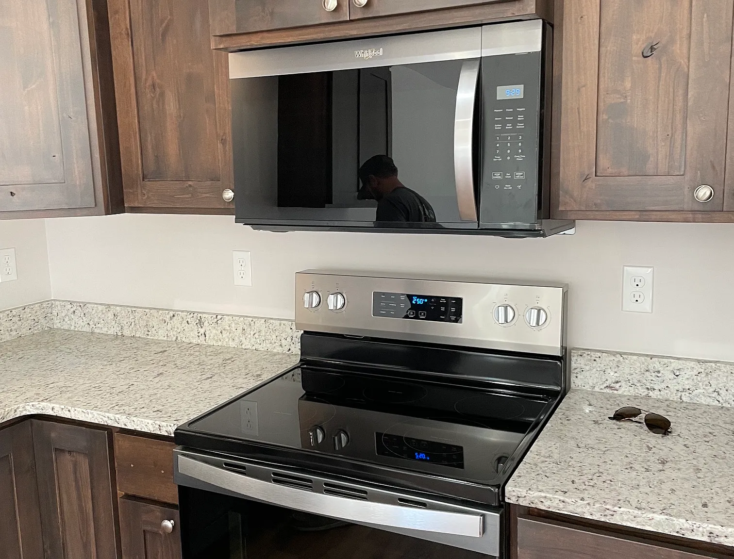 2 bed, 1360 sqft, $2,270 — Photo 3