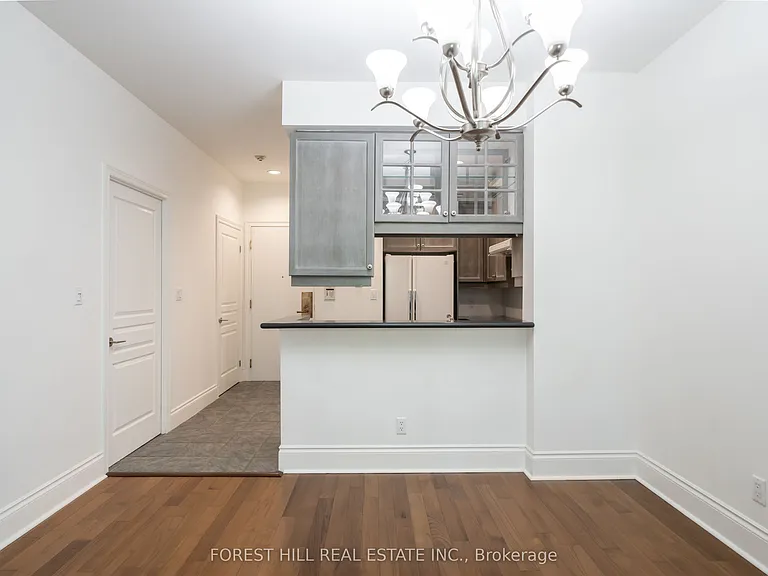 102 Bloor St W #708 — Photo 7