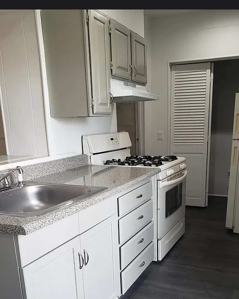1bd/1bth With All Utilities Included Near Nyc Buses/Highway — Photo 3