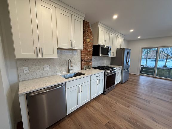5th image of 97 Baldwin St #1