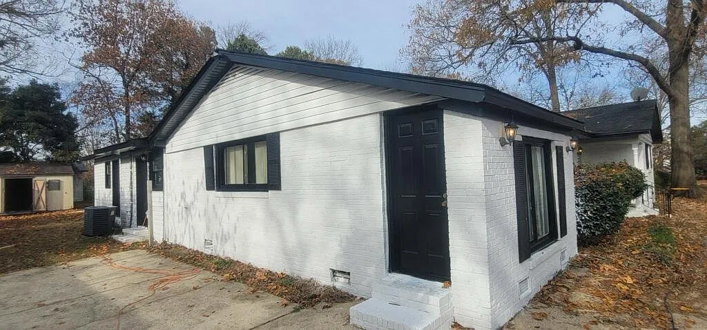 6 bed, 2849 sqft, $2,650 — Photo 2
