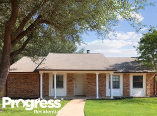 329 Timberleaf Dr, Grand Prairie, TX 75052