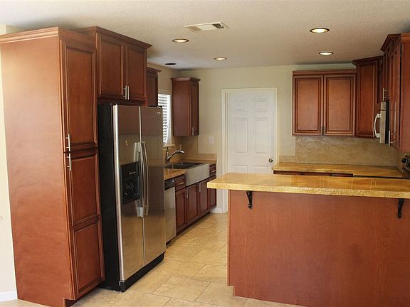 5th image of 316 Mahan St