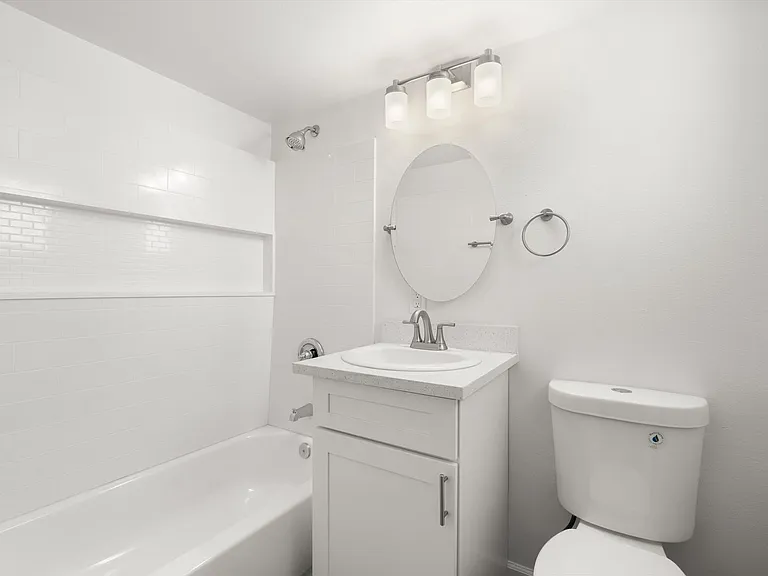 9139 - Jade Apts — Photo 19