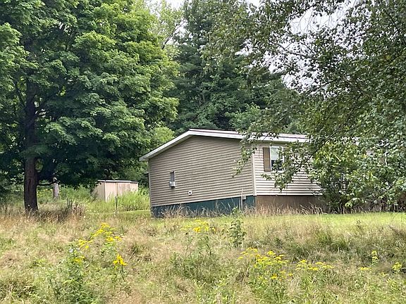 3rd image of 683 Knickerbocker Rd