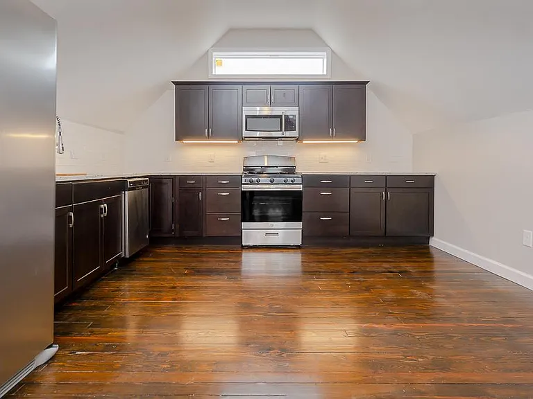 1630 Waterbury Rd #3 — Photo 4