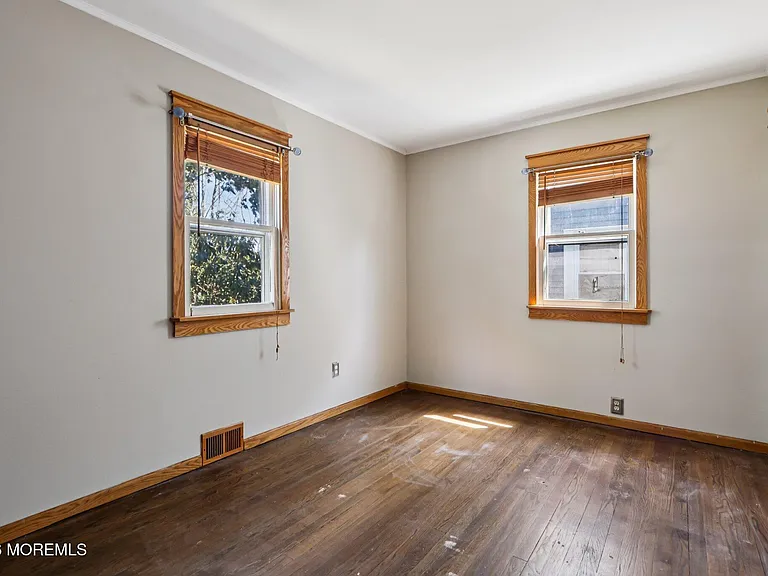 15 Woolley Ave — Photo 10