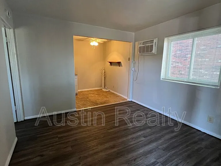 3706 Greenwood Blvd #20 — Photo 4