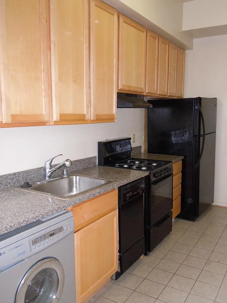 2 bed, 1.5 bath, 1000 sqft, $3,095 — Photo 1