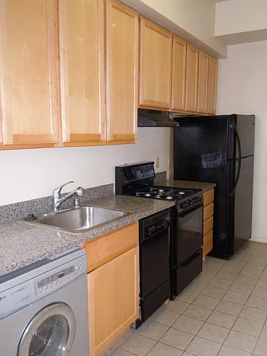 319 A St NE #2 Photo 1