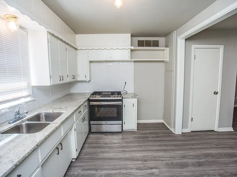 4629 Elgin Ave — Photo 7