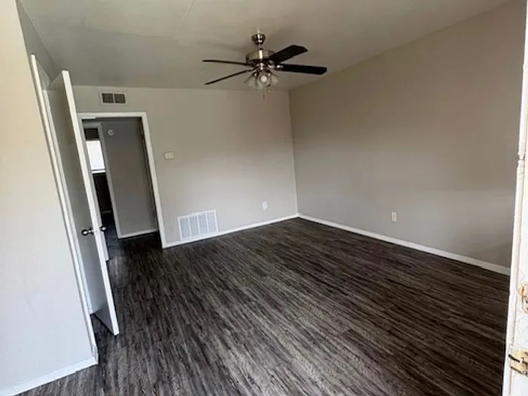 Fairway Apartments — Photo 12