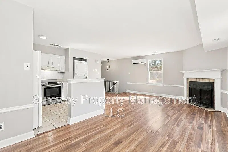 1 bed, 1.0 bath, 800 sqft, $1,600 — Photo 3