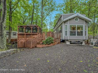 916 Stag Rd, Gouldsboro, PA 18424