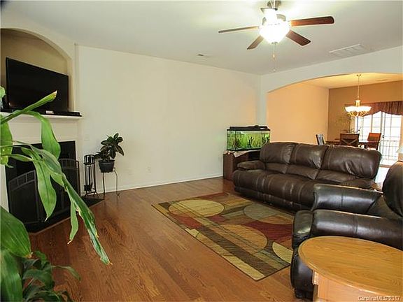 4th image of 4538 Chestwood Ct