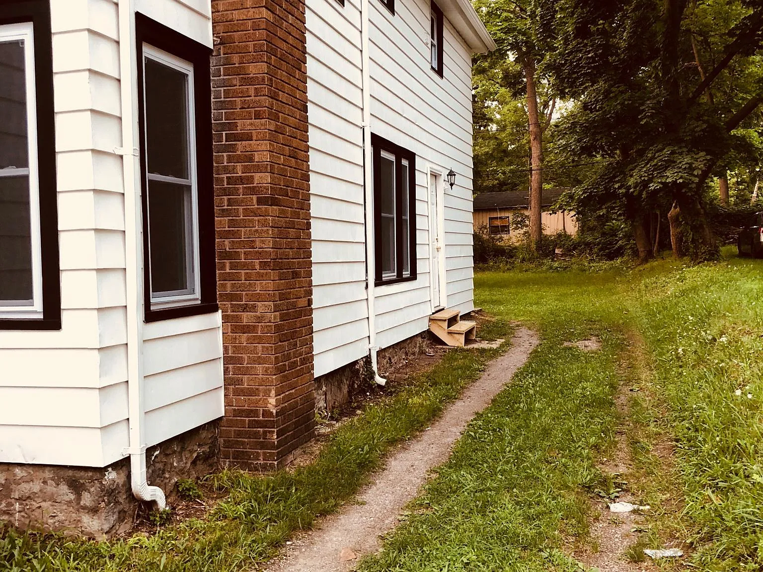 202 Cottage St — Photo 2