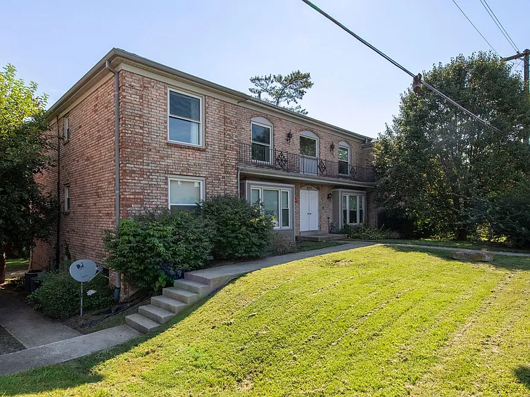 3217 Kemmons Drive — Photo 1