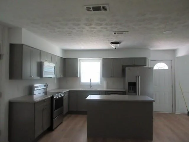 5450 Brookview Dr — Photo 14