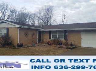 305 S Duchesne Dr, Saint Charles, MO 63301