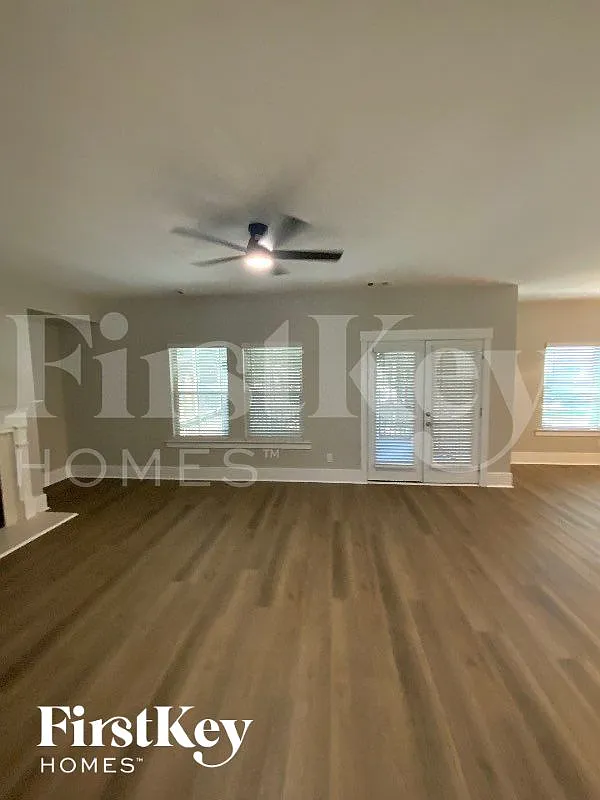 5 bed, 4.0 bath, 3346 sqft, $3,000 — Photo 3