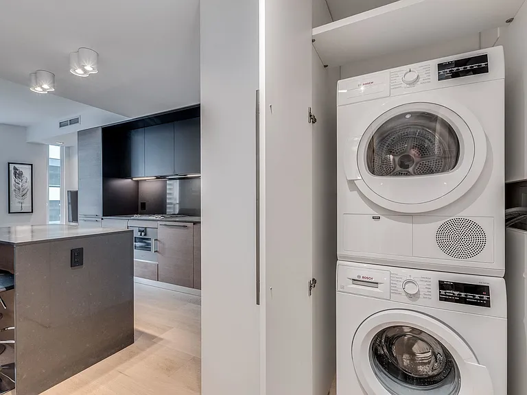 1289 Hornby St #1002 — Photo 8