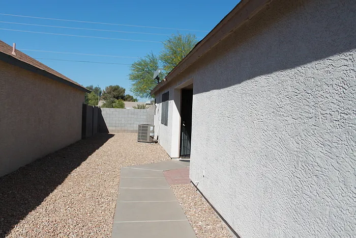 921 S Val Vista Dr #180 — Photo 2