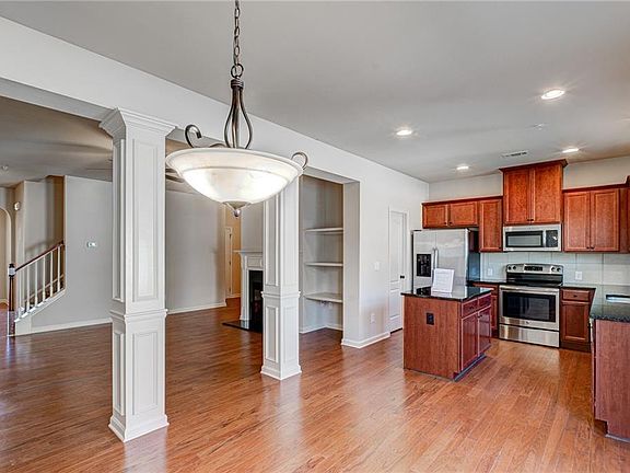 4th image of 2310 Elmbridge Rd