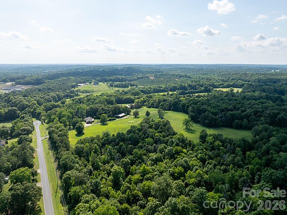 3rd image of 2555 Biggers Rd