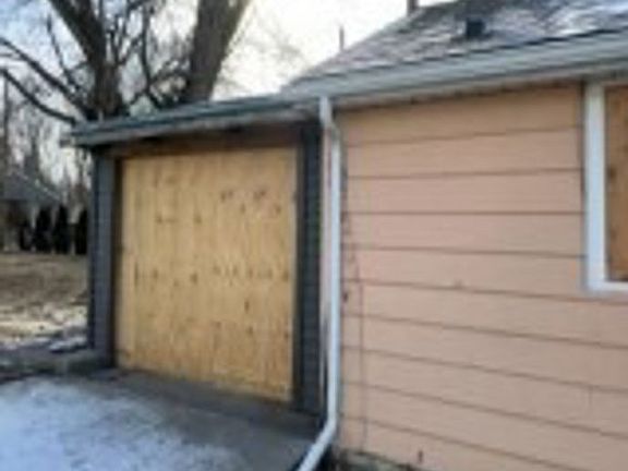 4th image of 1219 Devils Glen Rd