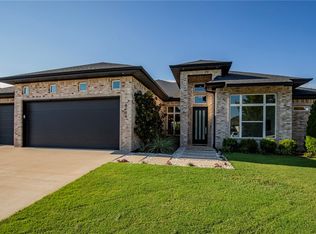 8704 W Flycatcher Pl, Bentonville, AR 72713