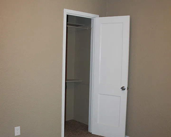 764 E Rose Dr — Photo 10