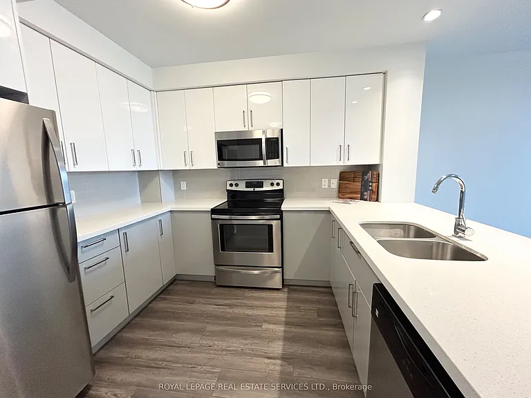 460 A Belmont Ave W #102 — Photo 5