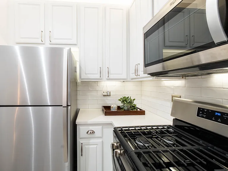 715 W Eastman St #0 — Photo 10