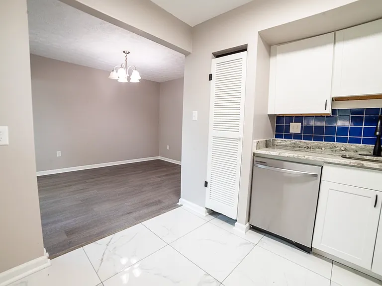 7752 Montgomery Rd #65 — Photo 12
