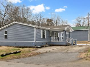 546 Water St NW, Charlotte, TN 37036