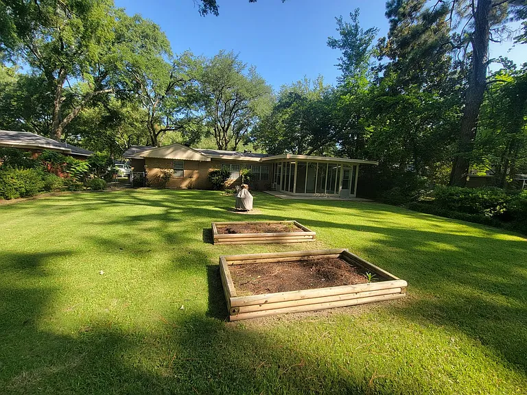 1712 Spencer Ave — Photo 17
